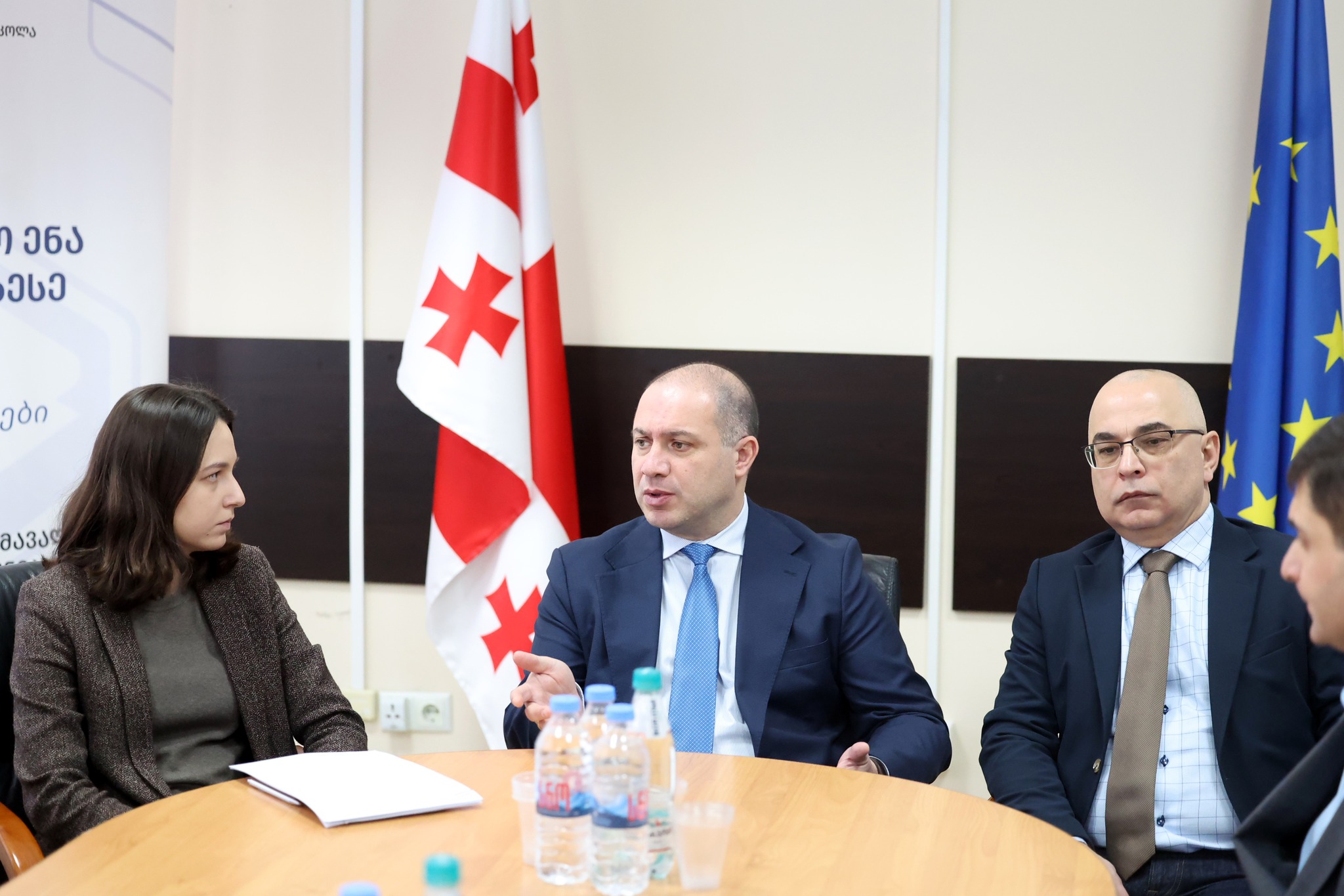 Givi Mikanadze held a Meeting with the representatives of Zurab Zhvania School